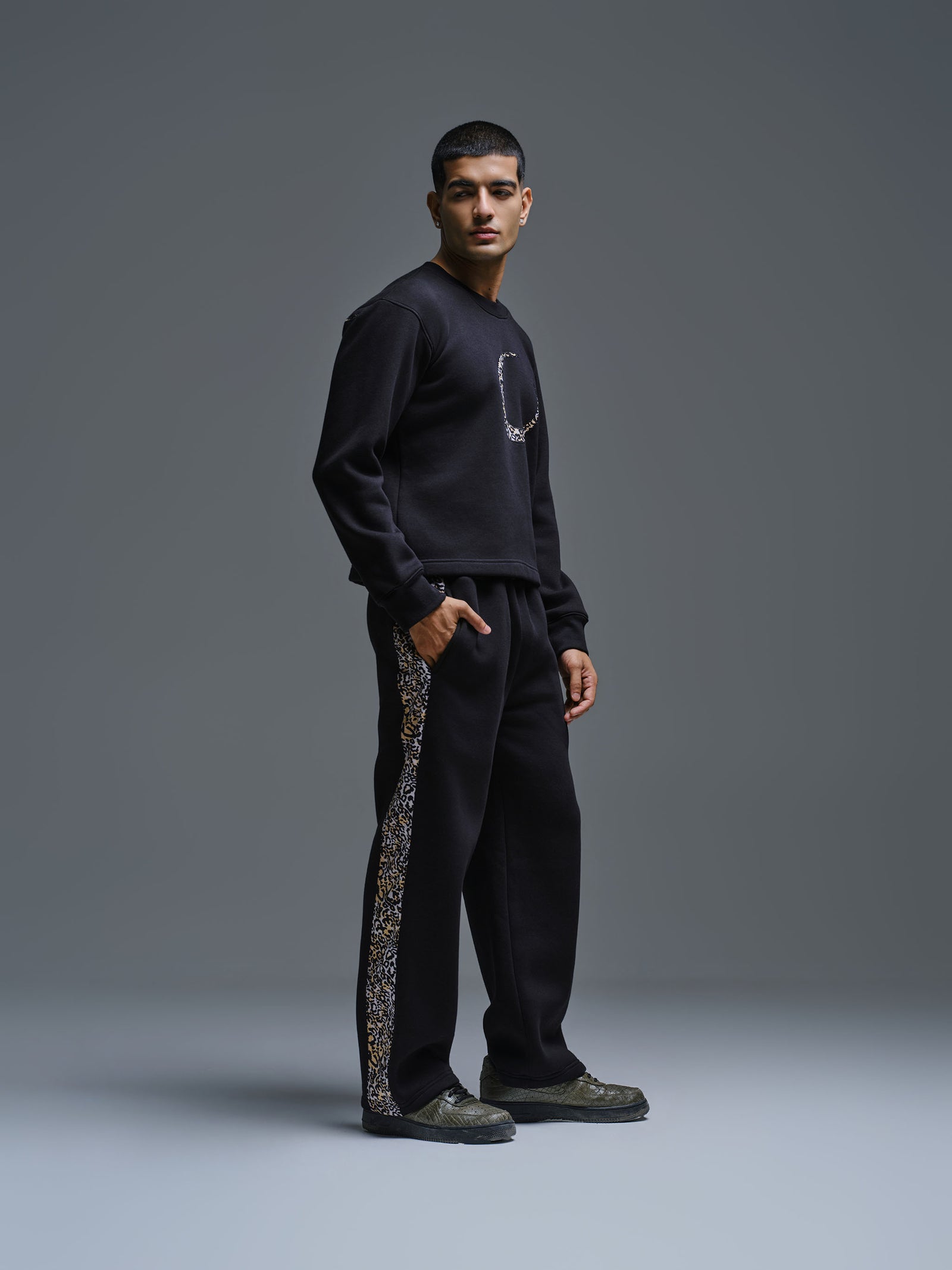 ECLIPSE SWEATSHIRT