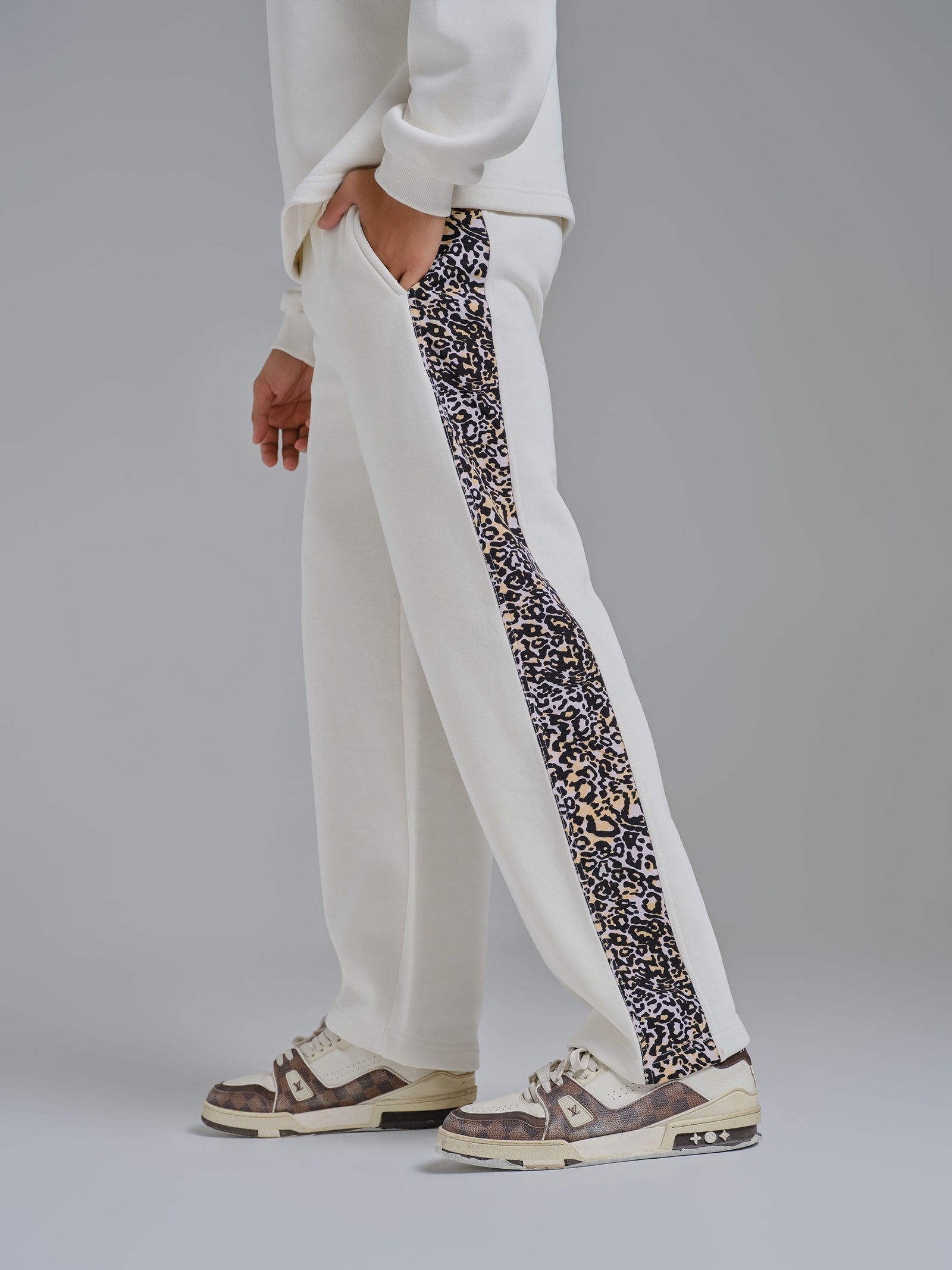 LUNAR SWEATPANTS
